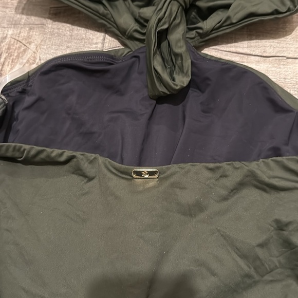 NWOT!! Black Label Ralph Lauren - Twist-Front Cutout Halter One-Piece - 18W - Picture 9 of 10